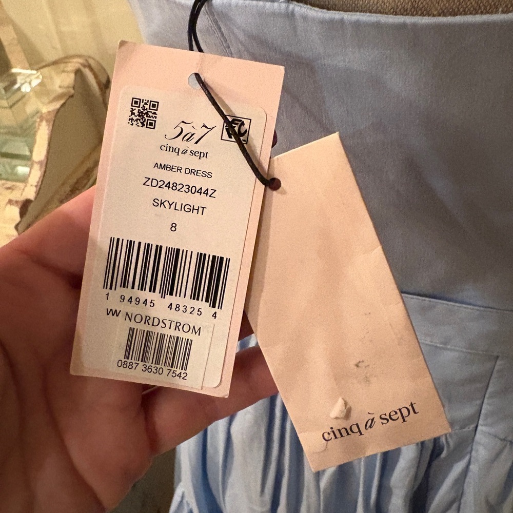 Cinq à Sept Amber Tiered Midi Dress size 8 beautiful blue starlight color